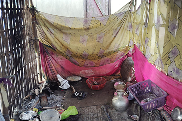 #540 India: House Building Supplies